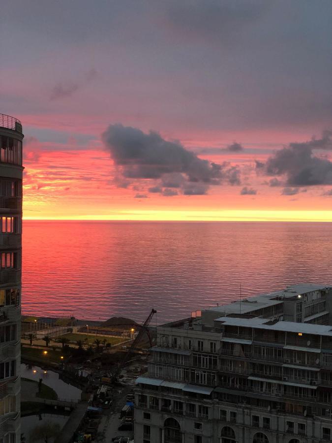 Удобные Апартаменты С Видом На Море Batumi Exterior foto